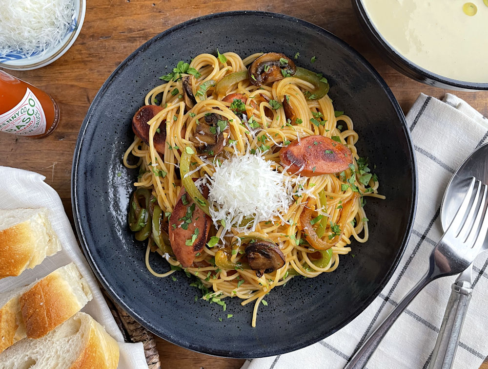 Spaghetti Napolitan with tabasco sauce and bread